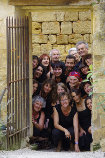 Photo tribu pierre cadrée